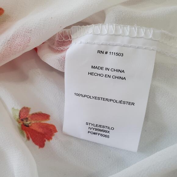 Fig and Flower Blouse Womens 2X White Red Floral Pleated Sheer Long Sleeve Top - Picture 8 of 9